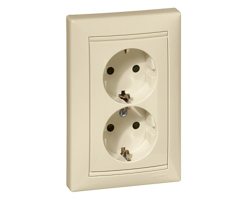 Valena - Розетка 2x2P+E нем. стд., сл.кость