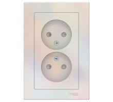 Розетка двойная без заземления со шторками с рамкой Schneider Electric AtlasDesign ATN000422 Жемчуг